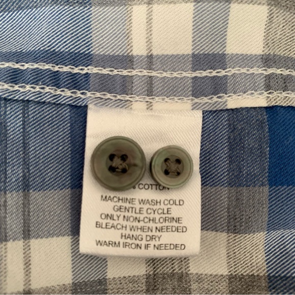 UNTUCKit Men's Blue/Grey/White Plaid Button-Down Shirt, Size Large - Picture 13 of 14